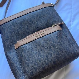 Michael Kors morgan messenger bag